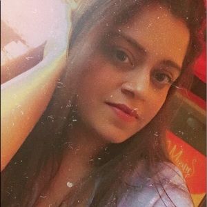 Meet your Posher, Divya